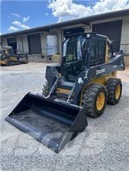 John Deere 320G Φορτωτάκια