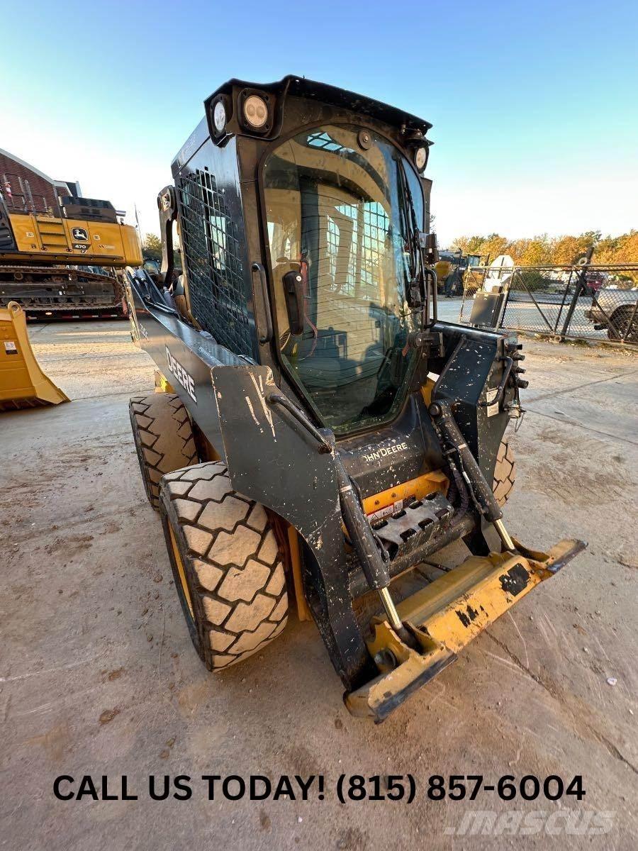 John Deere 320G Φορτωτάκια