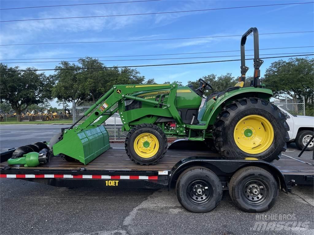 John Deere 4044M Τρακτέρ