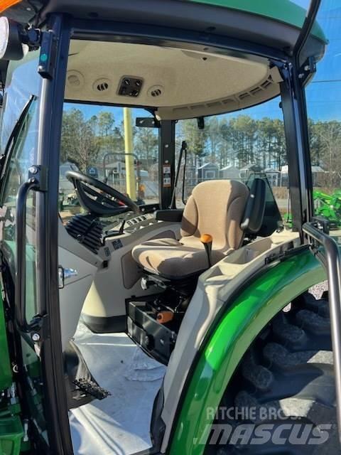 John Deere 4044R Τρακτέρ