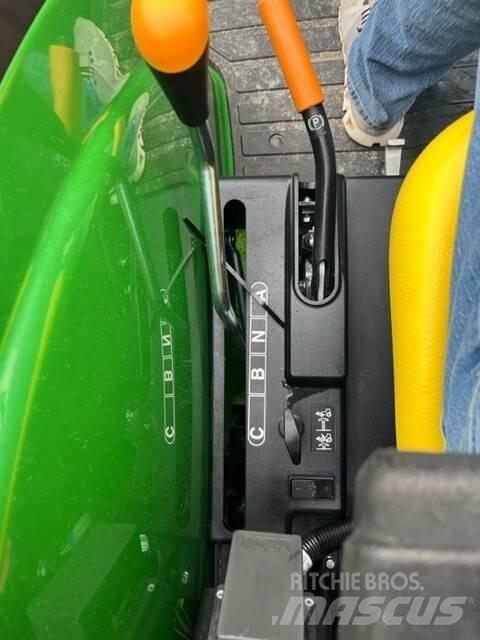 John Deere 4044R Τρακτέρ