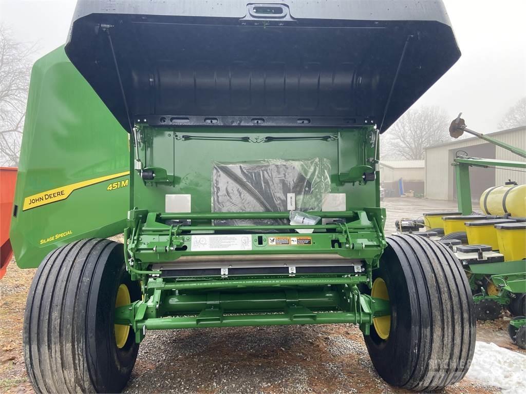 John Deere 451M Πρέσες κυλινδρικών δεμάτων