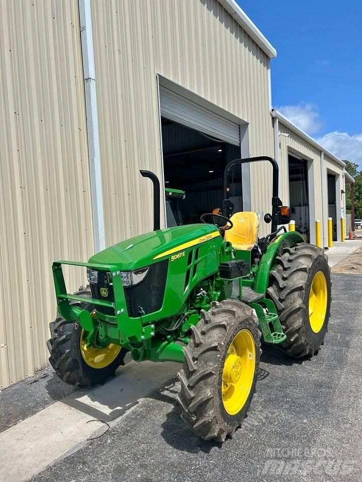 John Deere 5067E Τρακτέρ