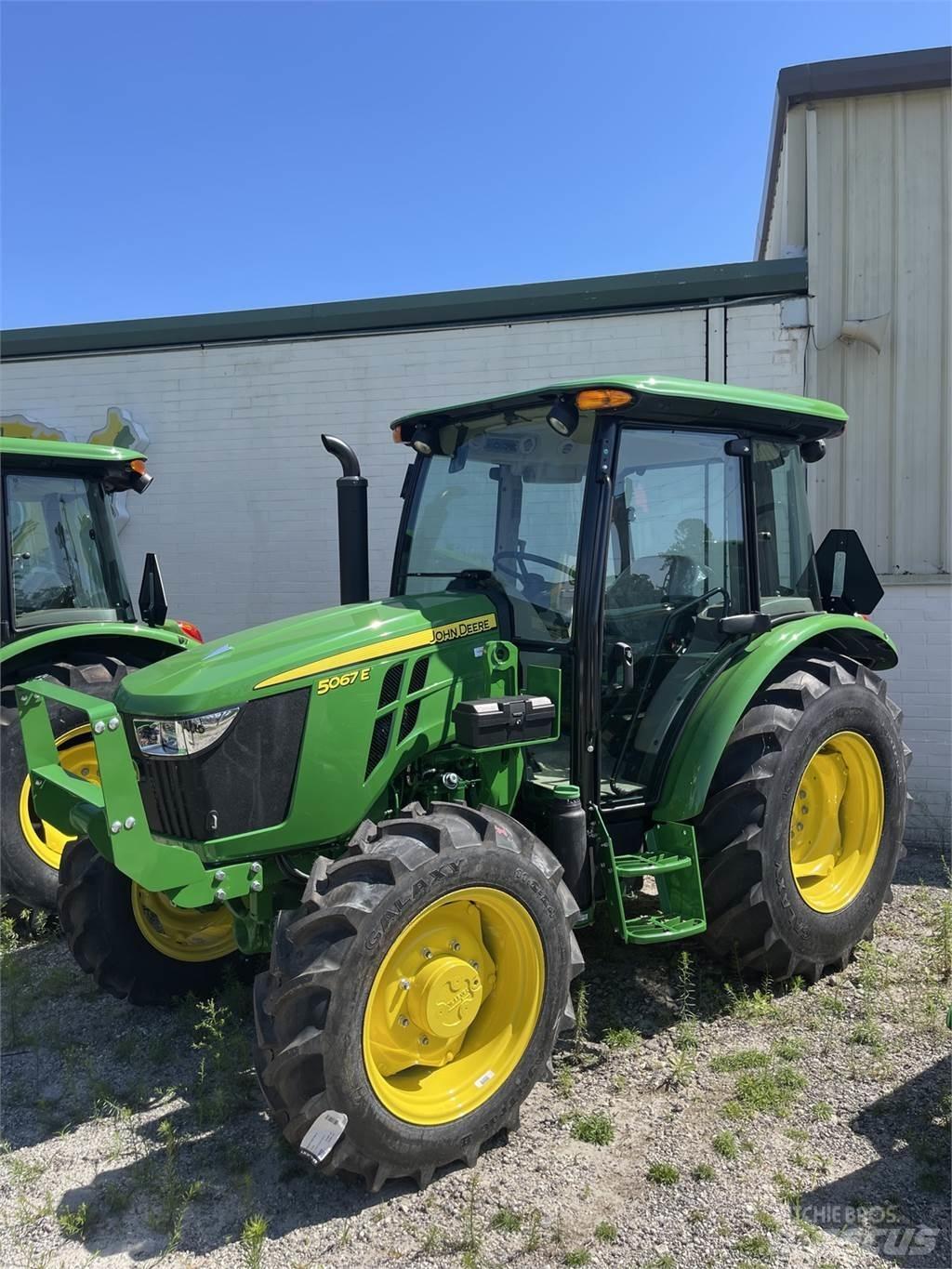 John Deere 5067E Τρακτέρ