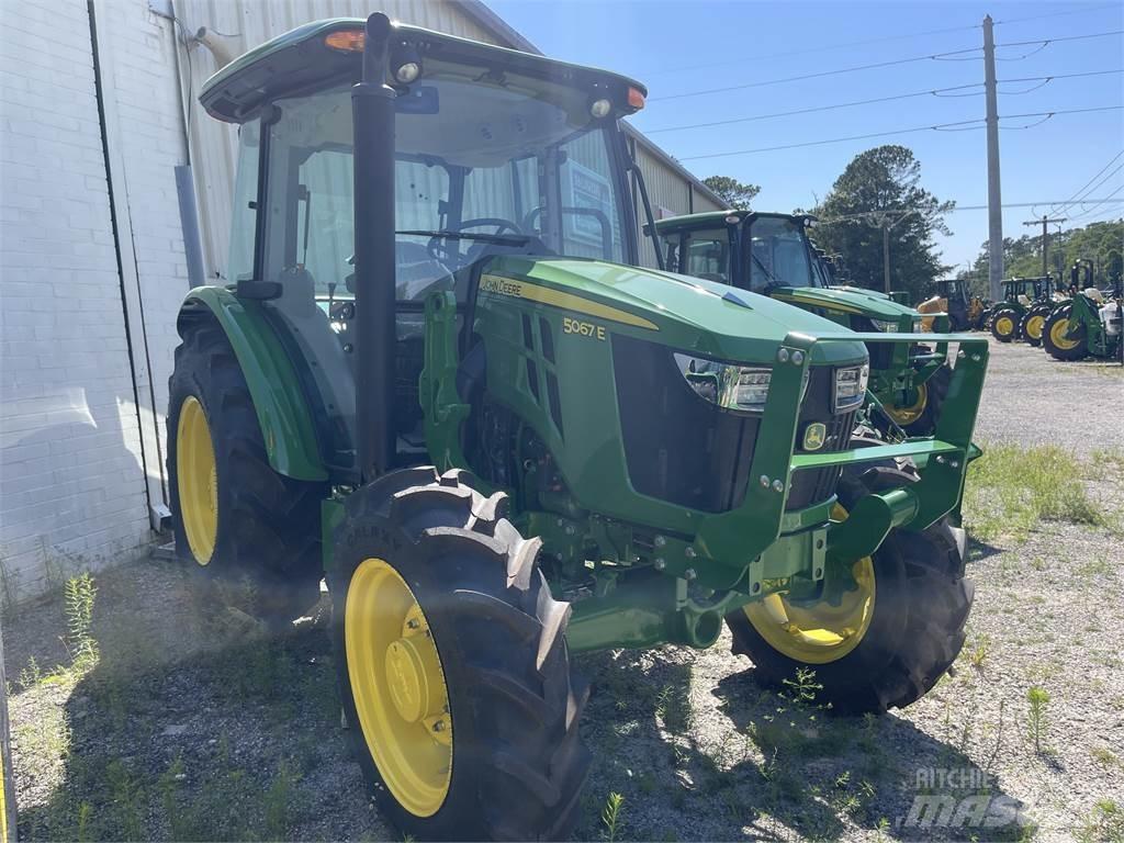 John Deere 5067E Τρακτέρ