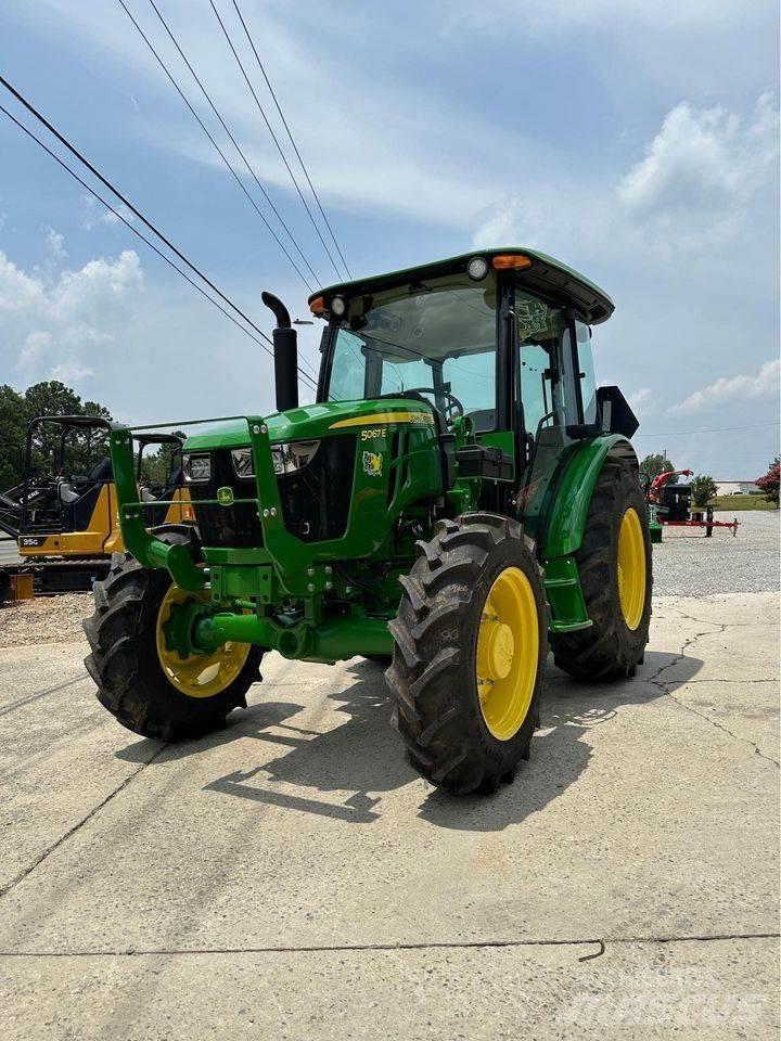 John Deere 5067E Τρακτέρ