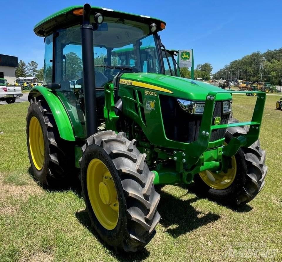 John Deere 5067E Τρακτέρ