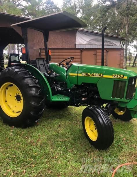 John Deere 5205 Τρακτέρ