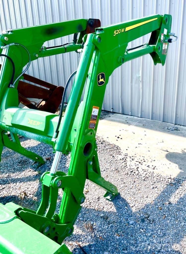 John Deere 520m Τρακτέρ