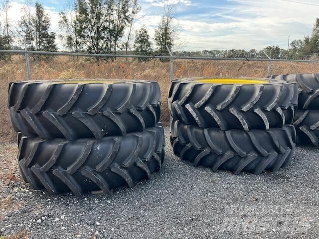 John Deere 600R Ρυμουλκούμενα ψεκαστικά