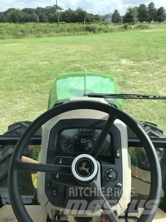 John Deere 6105E Τρακτέρ
