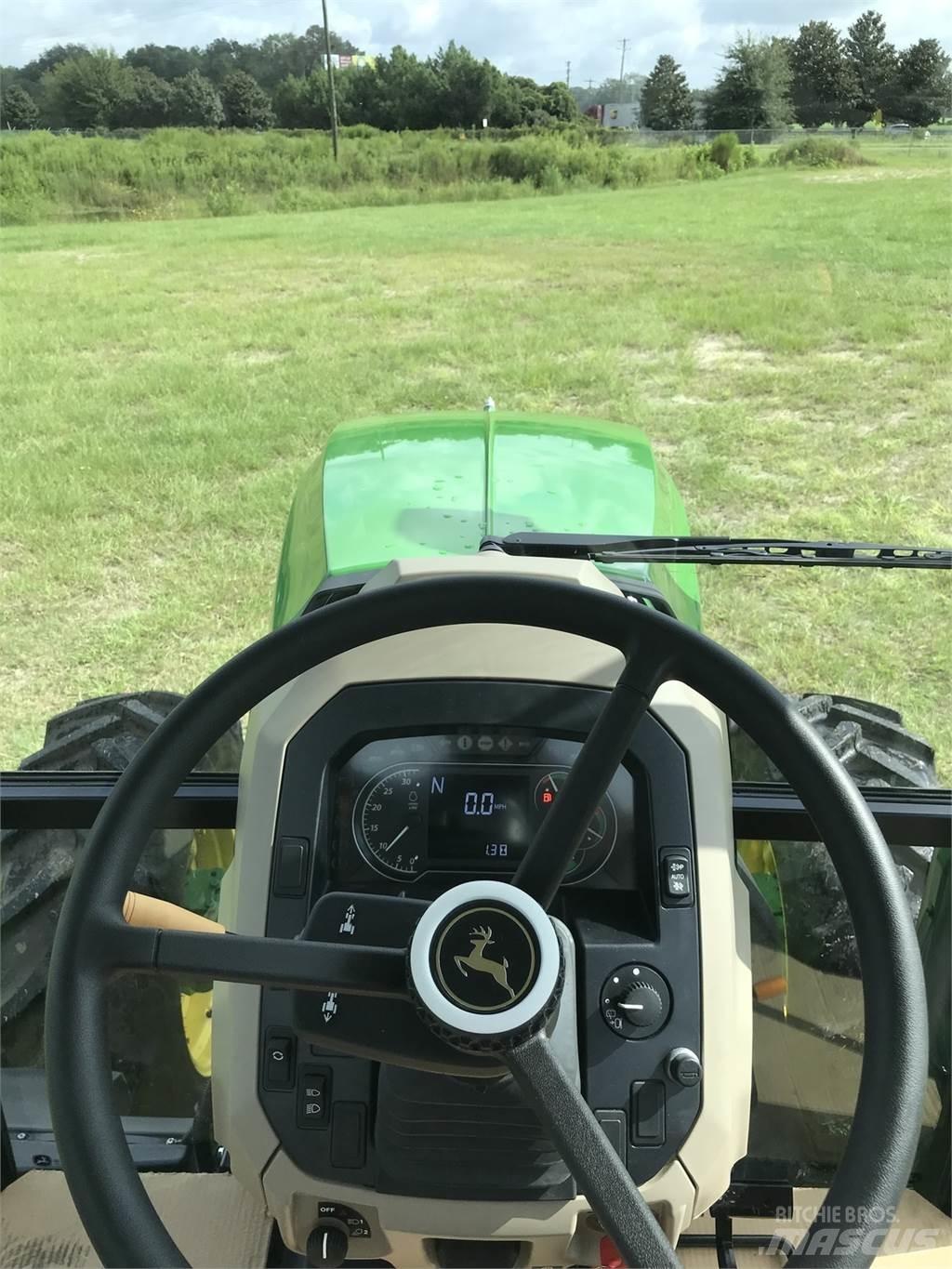 John Deere 6105E Τρακτέρ