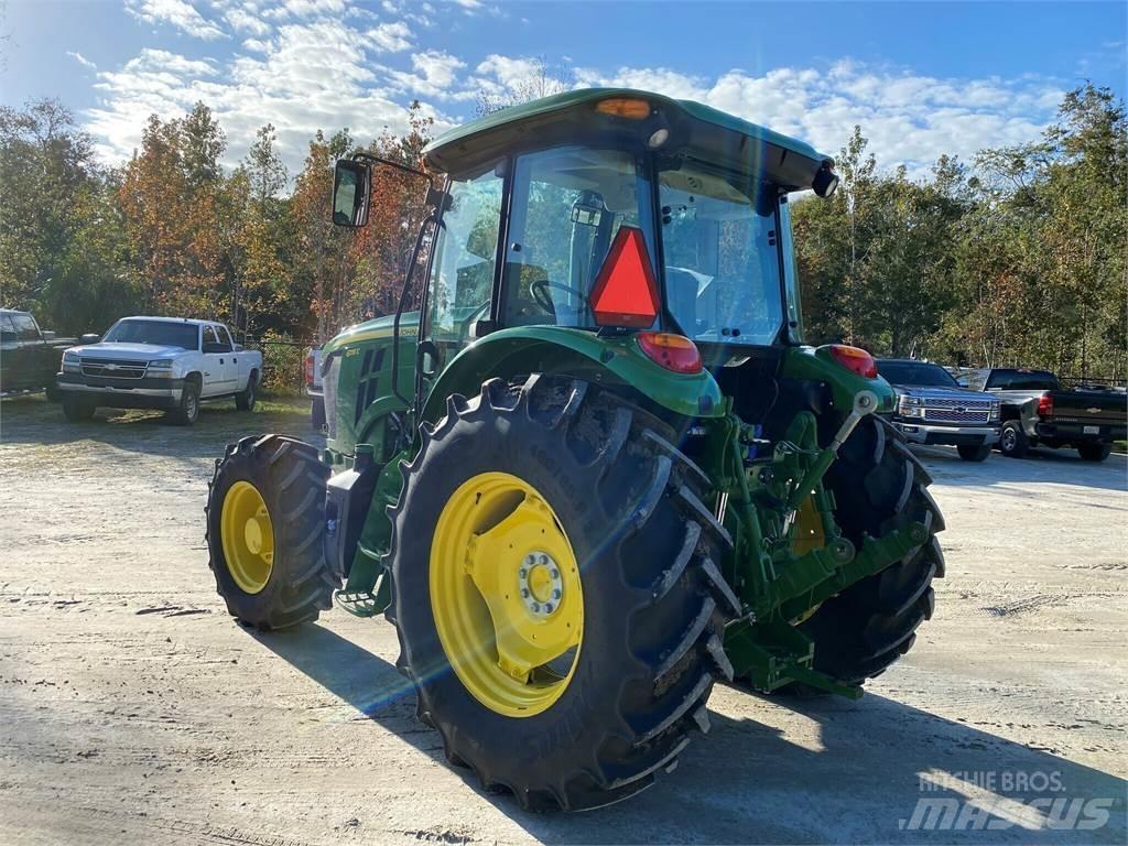 John Deere 6135E Τρακτέρ