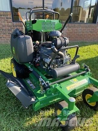 John Deere 636M Χορτοκοπτικά με καθιστό χειριστή