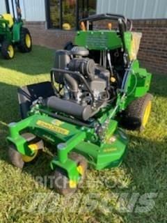 John Deere 636M Χορτοκοπτικά με καθιστό χειριστή