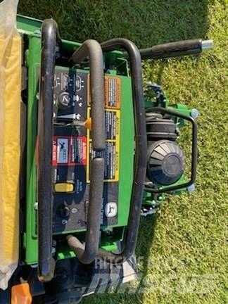 John Deere 636M Χορτοκοπτικά με καθιστό χειριστή