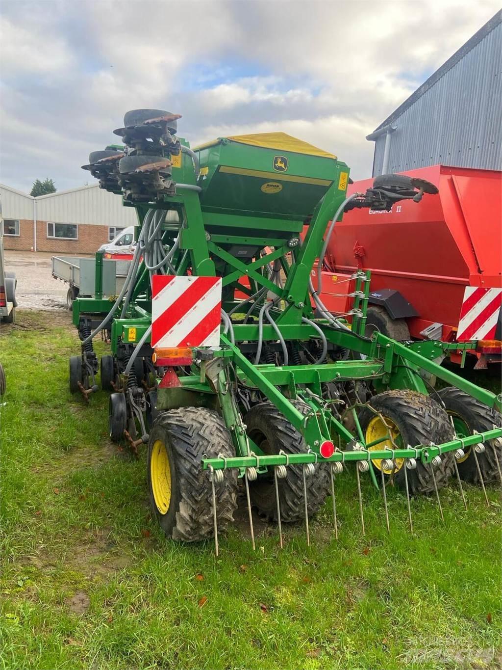 John Deere 750A Σπορείς