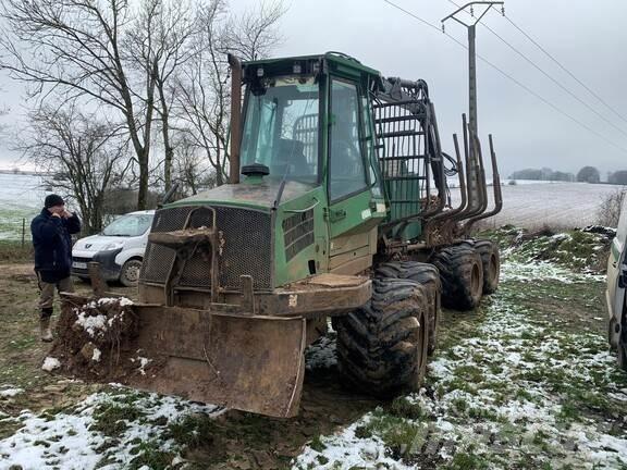 John Deere 810D Μεταφορείς ξυλείας