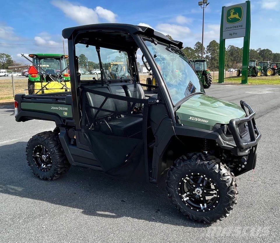 John Deere 835M Χρηστικές μηχανές