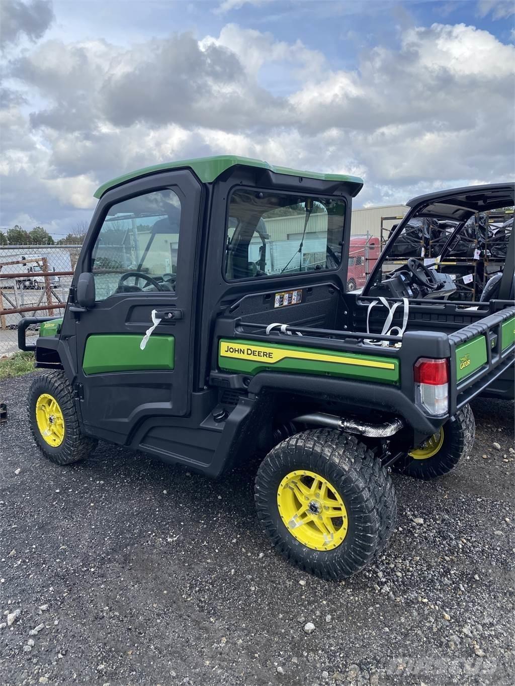John Deere 835R Χρηστικές μηχανές