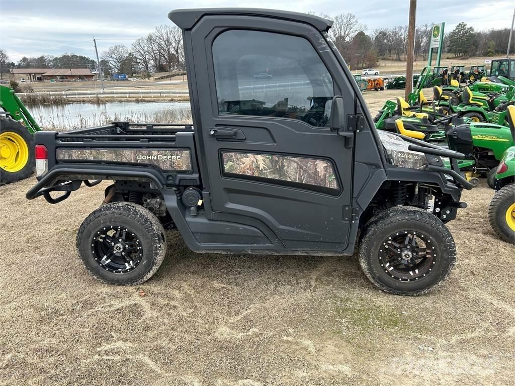 John Deere 835R Χρηστικές μηχανές