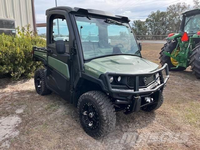 John Deere 835R Χρηστικές μηχανές