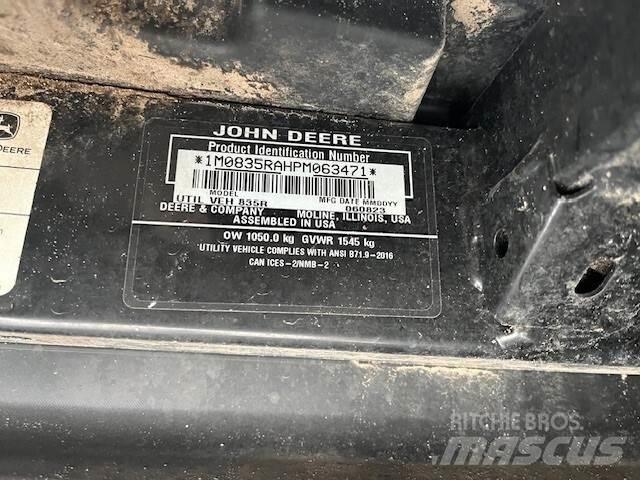 John Deere 835R Χρηστικές μηχανές