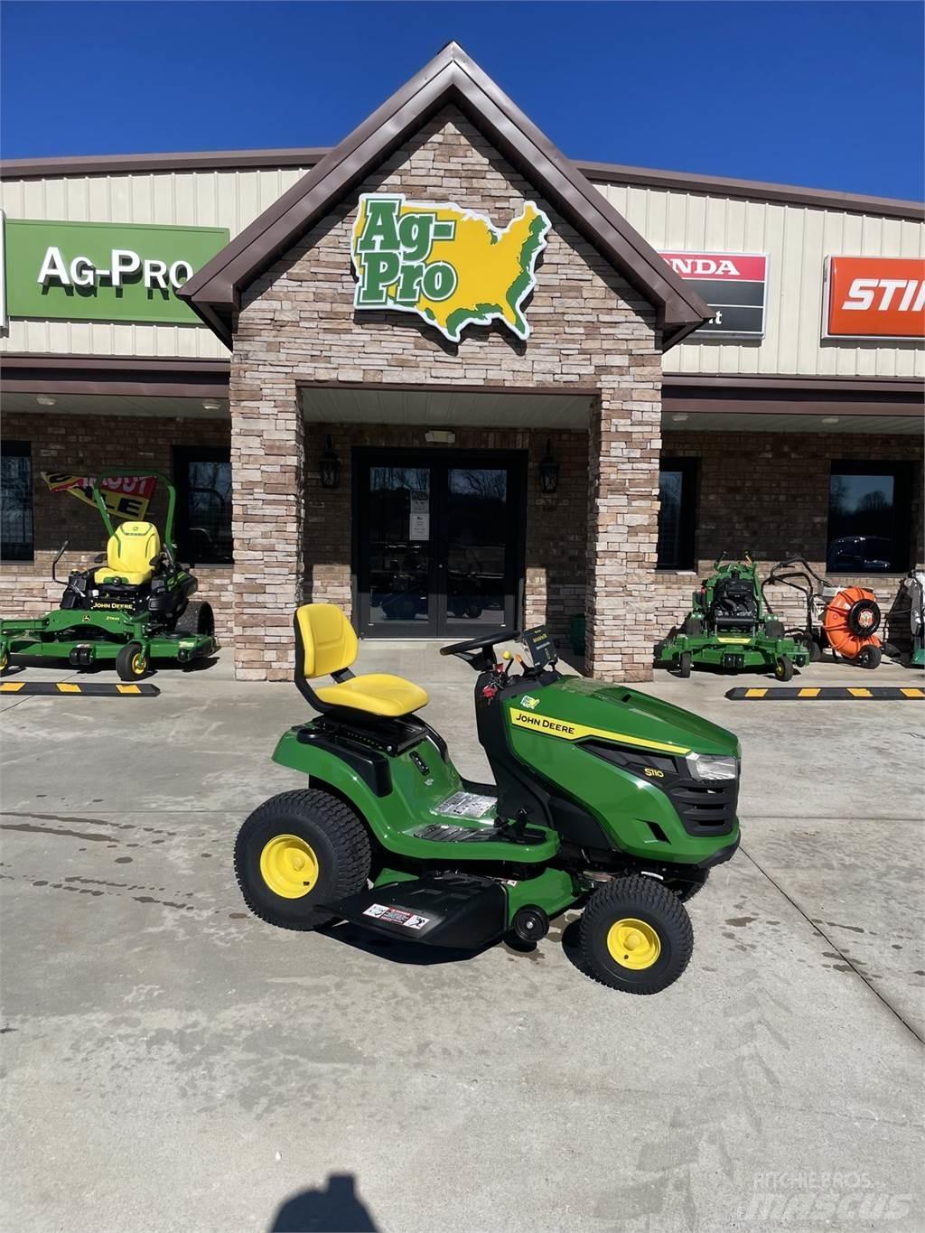 John Deere S110 Χορτοκοπτικά με καθιστό χειριστή