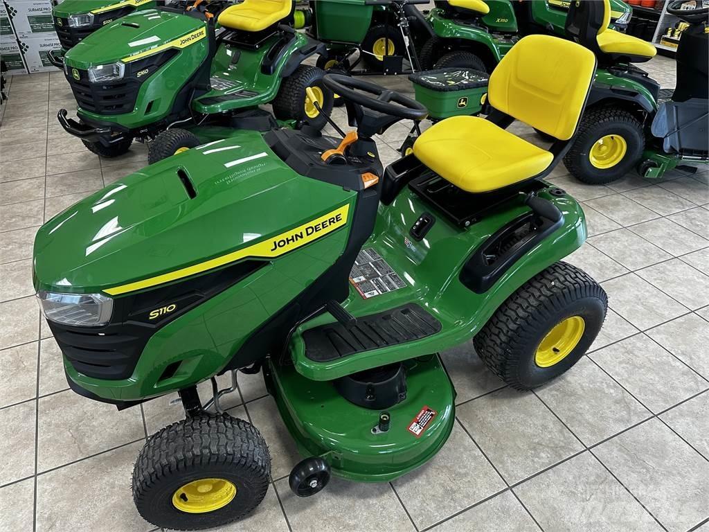 John Deere S110 Χορτοκοπτικά με καθιστό χειριστή
