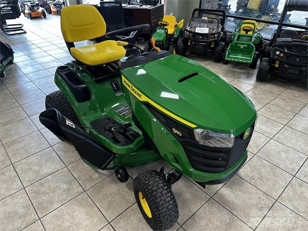 John Deere S110 Χορτοκοπτικά με καθιστό χειριστή