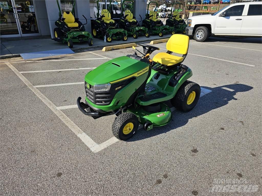 John Deere S220 Χορτοκοπτικά με καθιστό χειριστή