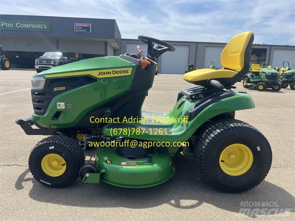 John Deere S220 Χορτοκοπτικά με καθιστό χειριστή