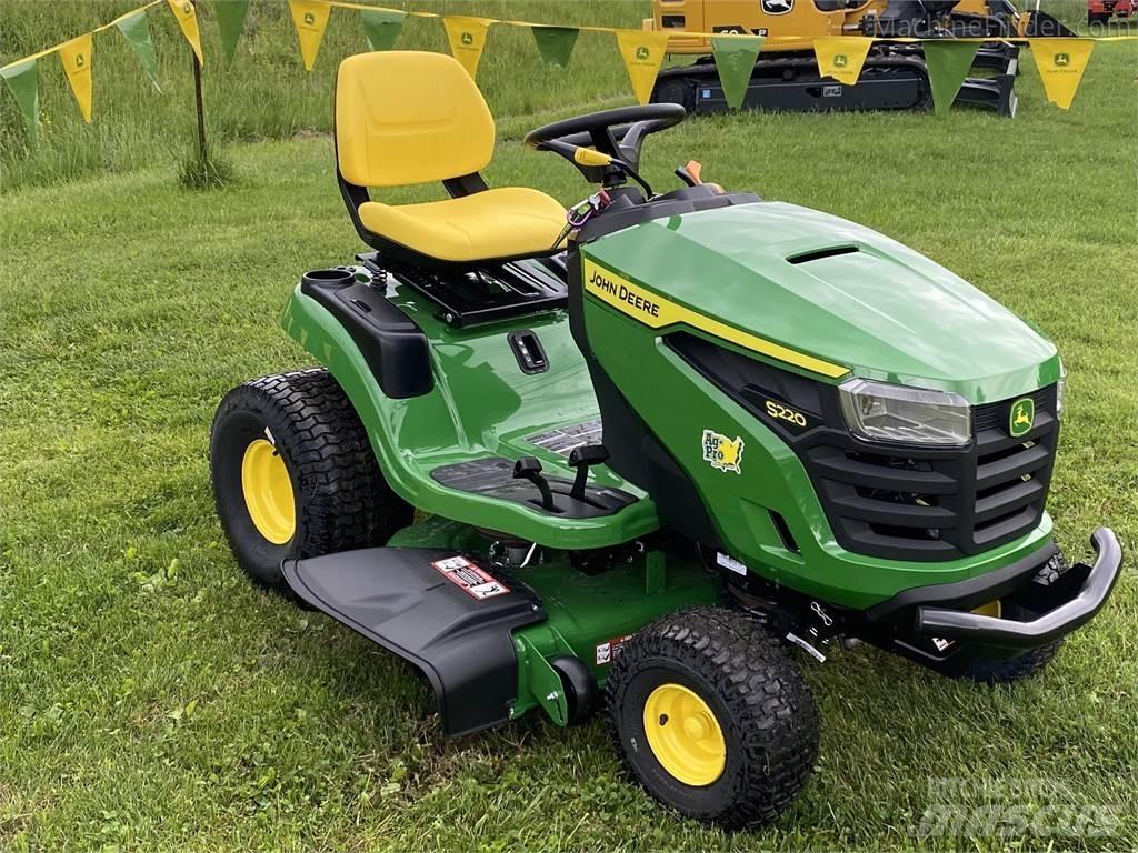John Deere S220 Χορτοκοπτικά με καθιστό χειριστή