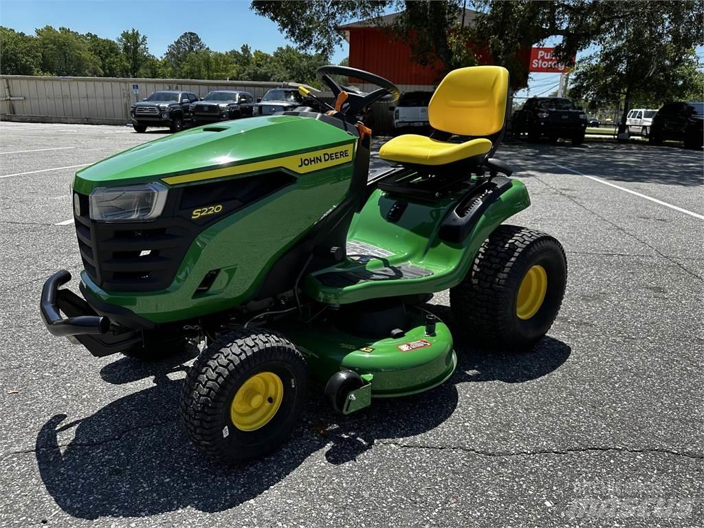 John Deere S220 Χορτοκοπτικά με καθιστό χειριστή