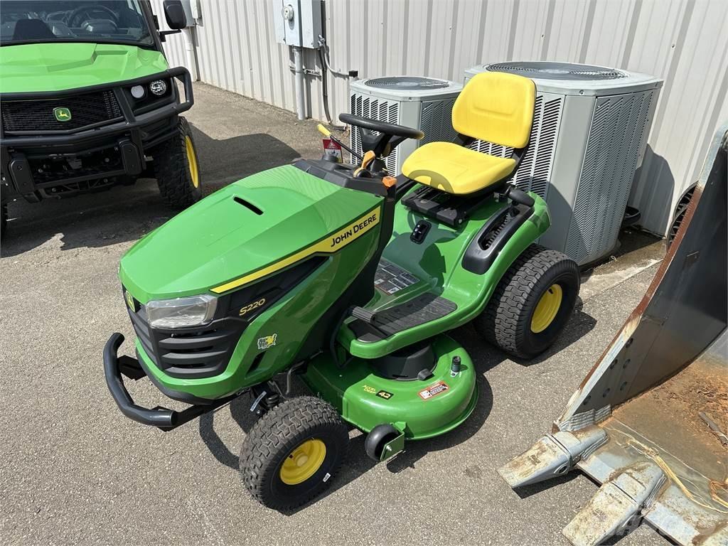 John Deere S220 Χορτοκοπτικά με καθιστό χειριστή