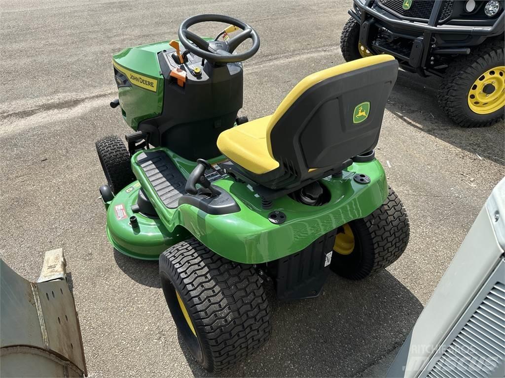 John Deere S220 Χορτοκοπτικά με καθιστό χειριστή