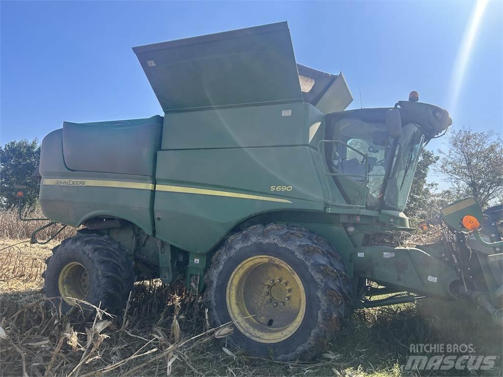 John Deere S690 Θεριζοαλωνιστικές μηχανές