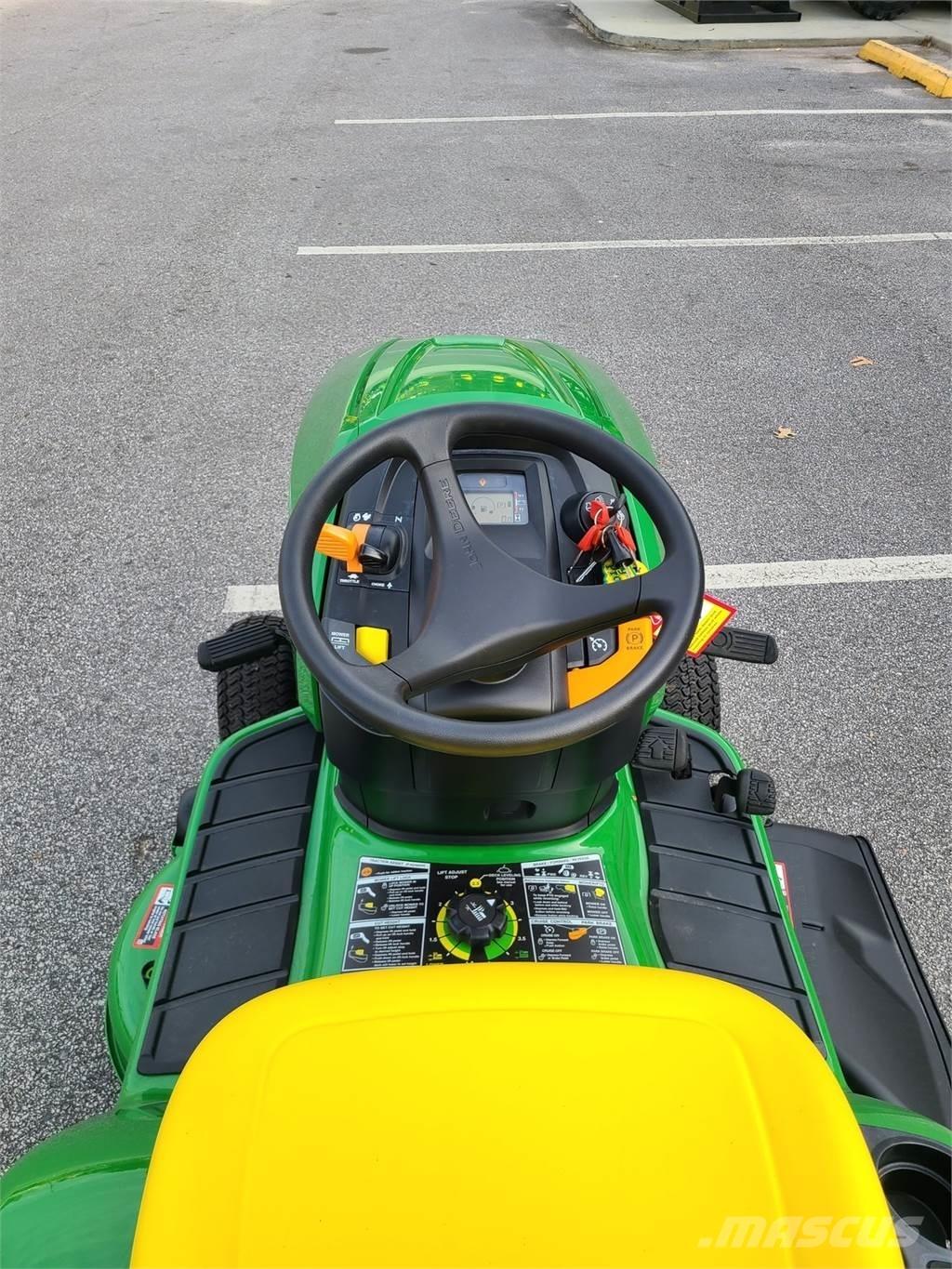 John Deere X330 Τρακτέρ μικρών διαστάσεων