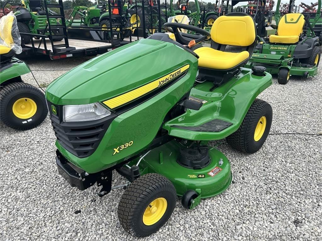 John Deere X330 Τρακτέρ μικρών διαστάσεων