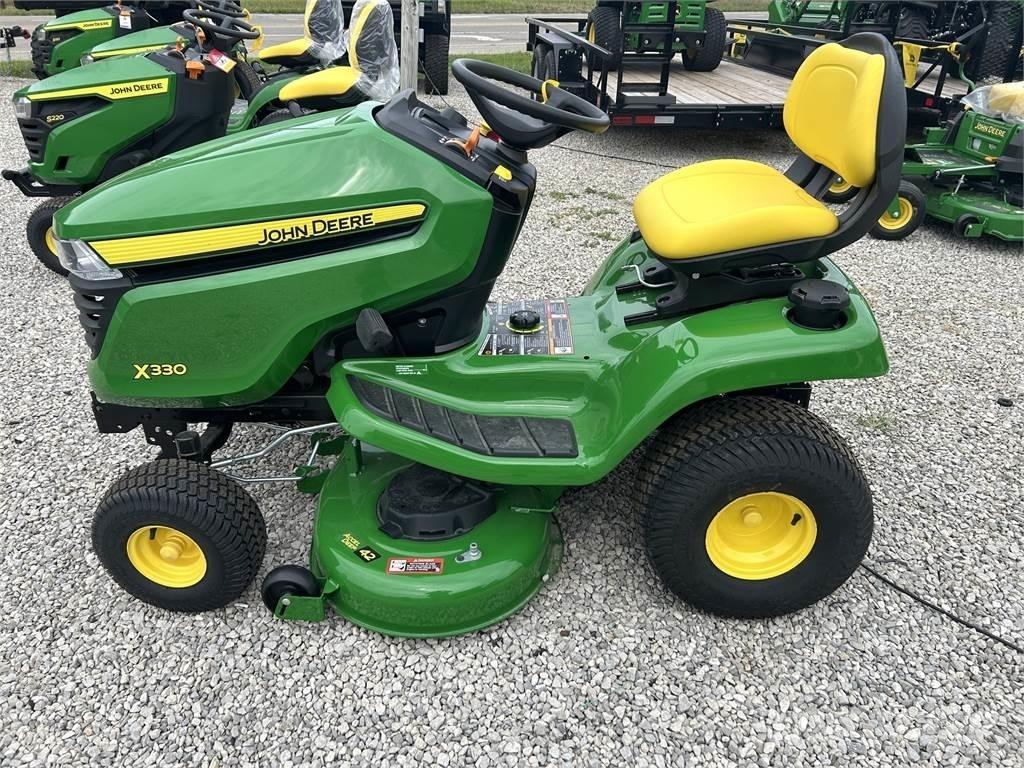 John Deere X330 Τρακτέρ μικρών διαστάσεων