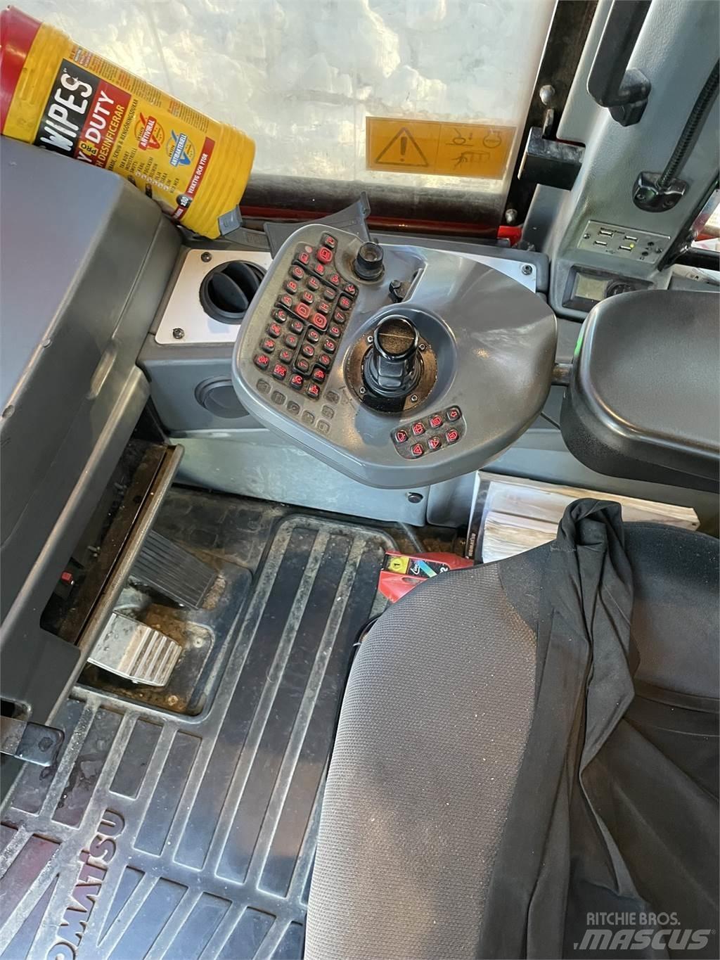Komatsu 895 Μεταφορείς ξυλείας