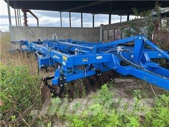 Landoll 2211-11 Υπεδάφια άροτρα