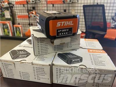 Stihl AP300S Αμαξίδια γκολφ