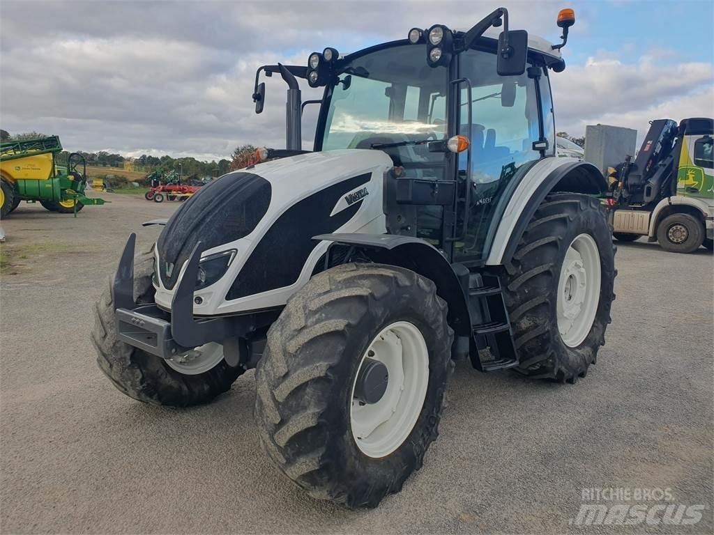 Valtra A104 Τρακτέρ