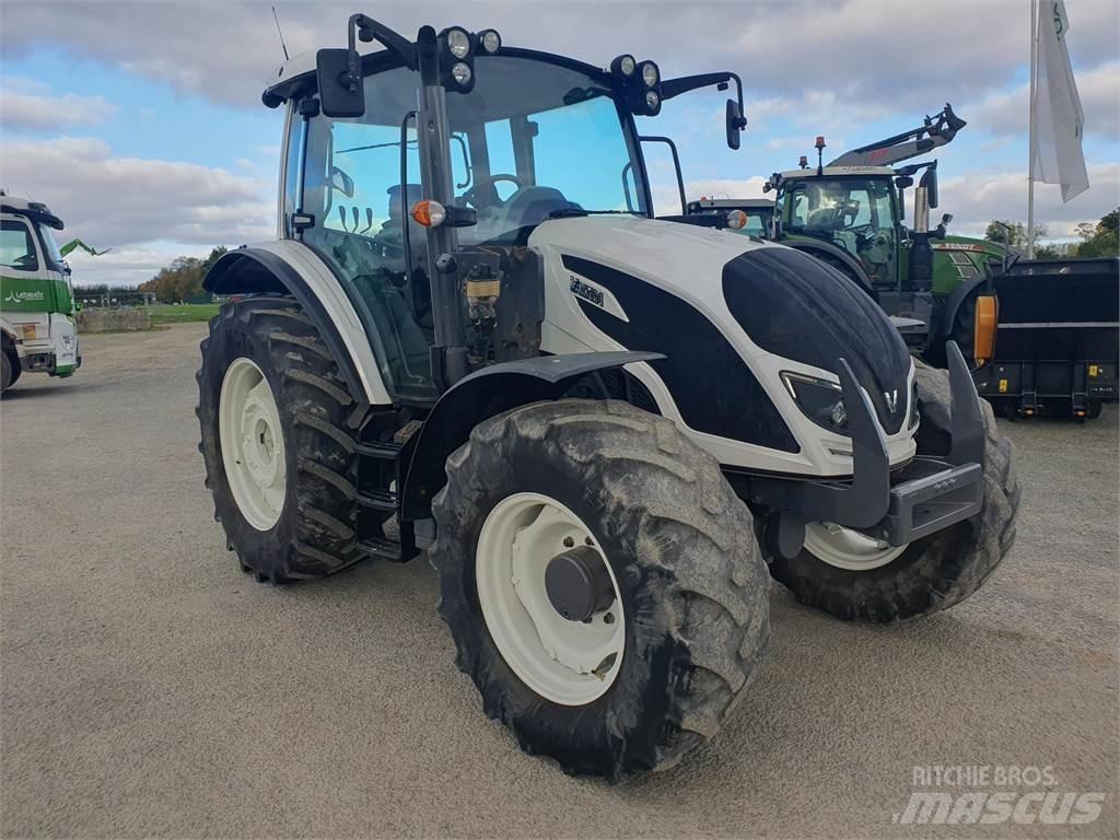 Valtra A104 Τρακτέρ