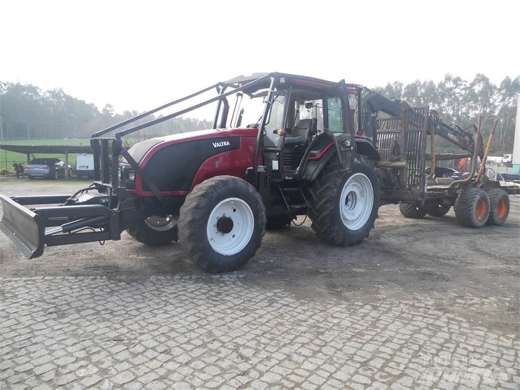 Valtra T121 Γερανοί και φορτωτές