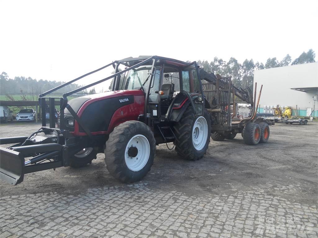 Valtra T121 Γερανοί και φορτωτές