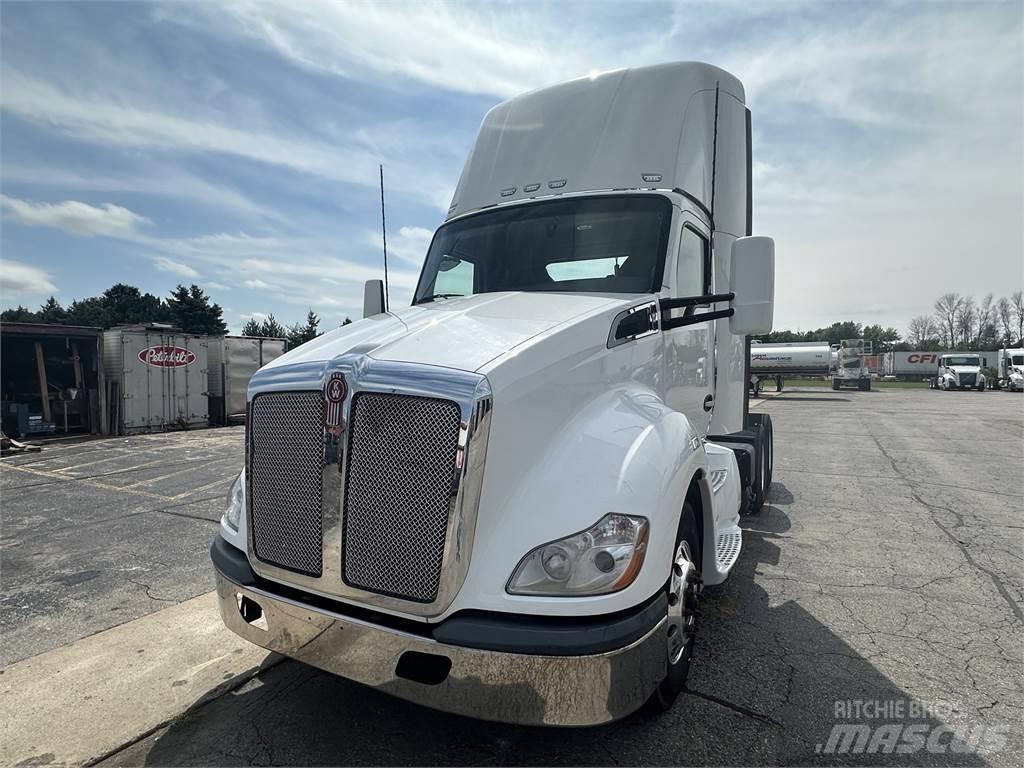 Kenworth T680 Τράκτορες