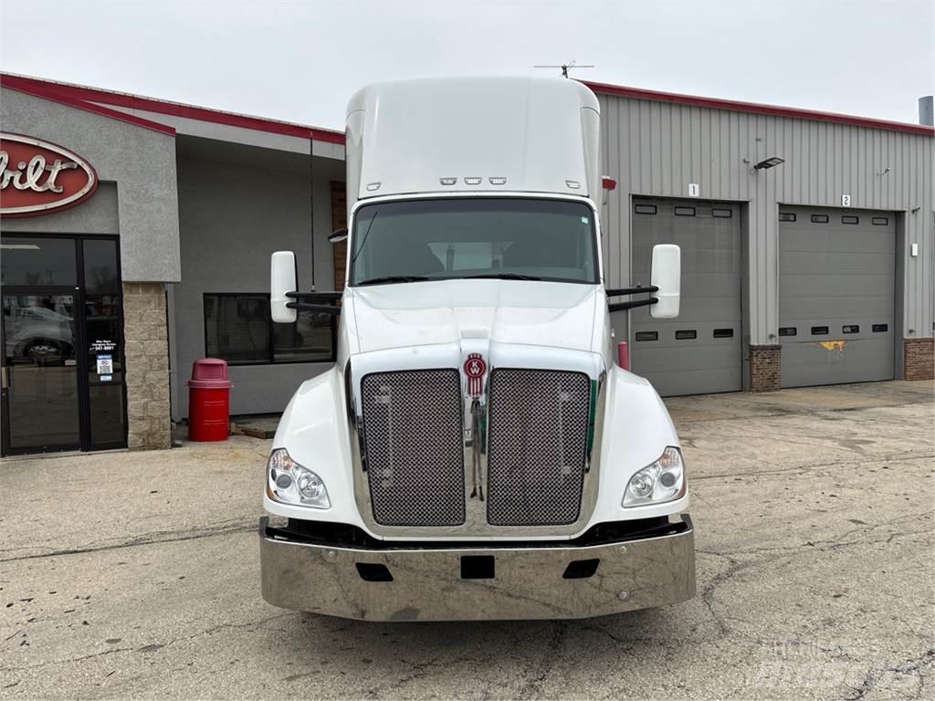 Kenworth T680 Τράκτορες