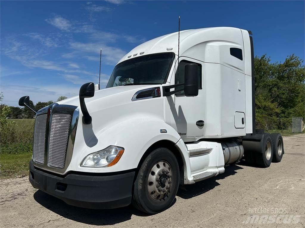 Kenworth T680 Τράκτορες